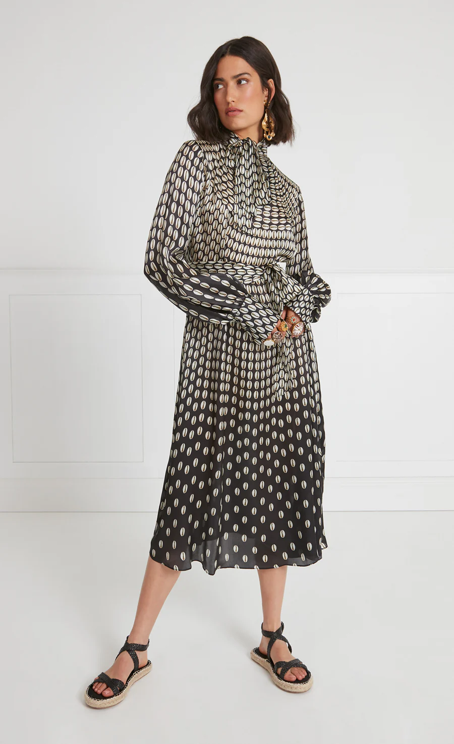 Cowrie Print Sleeved Dress - Black - Image 2
